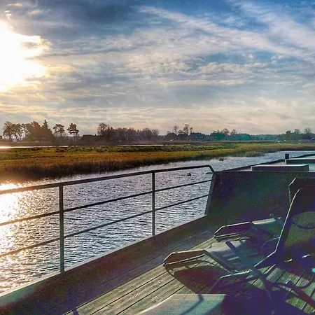 Urlauberschiff Neptun Im Ostseebad בית נופש *