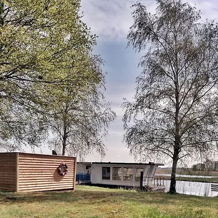 בית נופש Urlauberschiff Neptun Im Ostseebad *