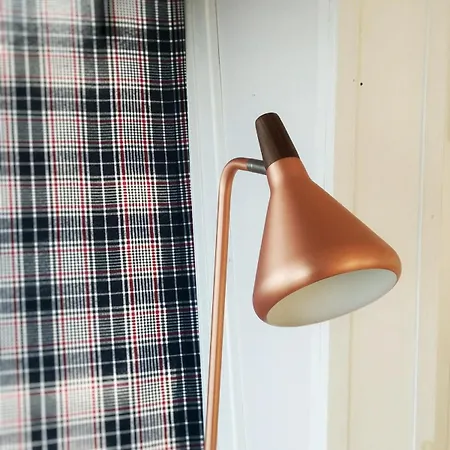 Urlauberschiff Neptun Im Ostseebad *