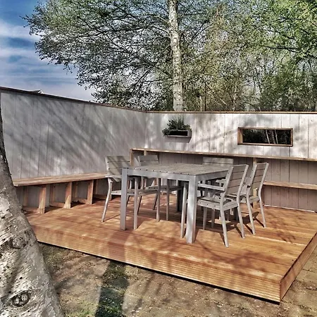 Urlauberschiff Neptun Im Ostseebad בית נופש פרראו